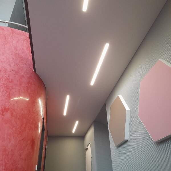 Lightline 110 cm Warmweiss